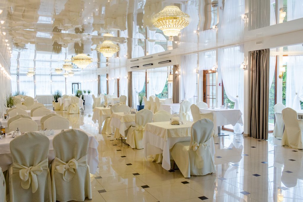 restaurant clean1